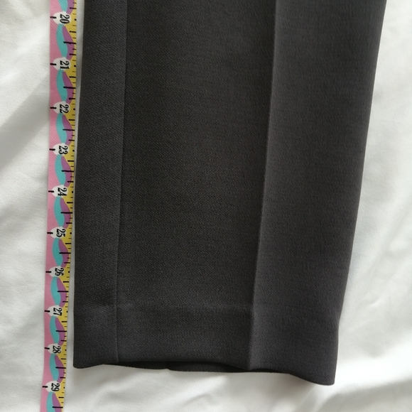 Aritzia Wilfred Darontal Crepe Ankle Trousers Gray 8 - Picture 10 of 16